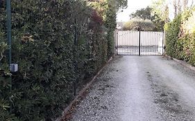 Studio Independant Avec Parking Ferme Et Securise